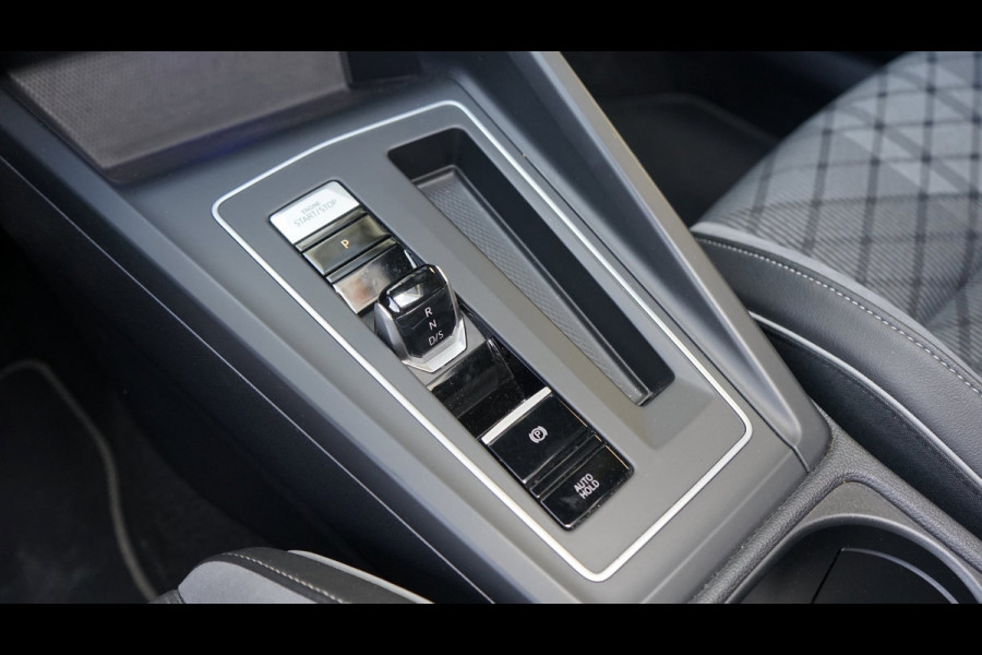 Volkswagen Golf VIII 1.5 eTSI R-Line ACC|AMBIANCE|CAMERA|IQ LIGHT|KEYLESS|MODE|PANORAMA|STOELVERWARMING