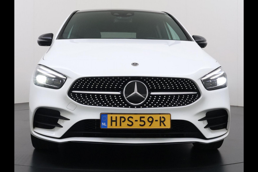 Mercedes-Benz B-Klasse 250 e Business Solution AMG Limited VAN: 30.900,- VOOR: 28.877,- UW WKVOORDEEL: 2.023-  | PANORAMA DAK | 360 CAMERA | SFEER VERLICHTING | ADAPTIEF CRUISE CONTROL | MEMORY OP STOEL | HEAD-UP DISPLAY | 12 MND BOVAG GARANTIE |