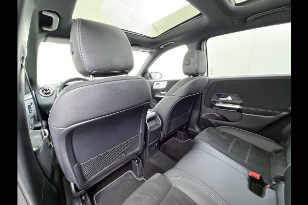 Mercedes-Benz B-Klasse 250 e Business Solution AMG Limited VAN: 30.900,- VOOR: 28.877,- UW WKVOORDEEL: 2.023-  | PANORAMA DAK | 360 CAMERA | SFEER VERLICHTING | ADAPTIEF CRUISE CONTROL | MEMORY OP STOEL | HEAD-UP DISPLAY | 12 MND BOVAG GARANTIE |