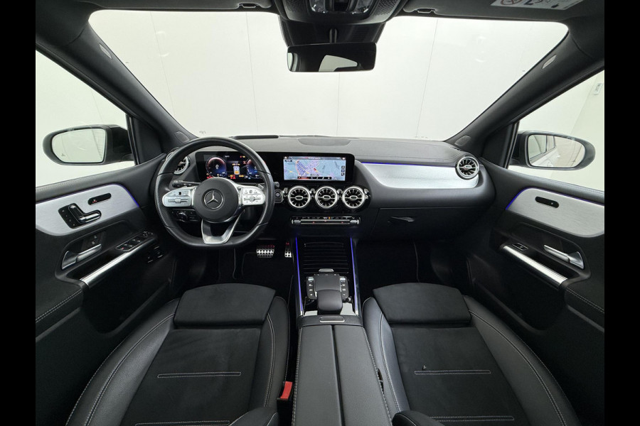 Mercedes-Benz B-Klasse 250 e Business Solution AMG Limited VAN: 30.900,- VOOR: 28.877,- UW WKVOORDEEL: 2.023-  | PANORAMA DAK | 360 CAMERA | SFEER VERLICHTING | ADAPTIEF CRUISE CONTROL | MEMORY OP STOEL | HEAD-UP DISPLAY | 12 MND BOVAG GARANTIE |