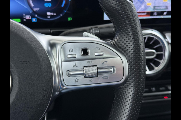 Mercedes-Benz B-Klasse 250 e Business Solution AMG Limited VAN: 30.900,- VOOR: 28.877,- UW WKVOORDEEL: 2.023-  | PANORAMA DAK | 360 CAMERA | SFEER VERLICHTING | ADAPTIEF CRUISE CONTROL | MEMORY OP STOEL | HEAD-UP DISPLAY | 12 MND BOVAG GARANTIE |