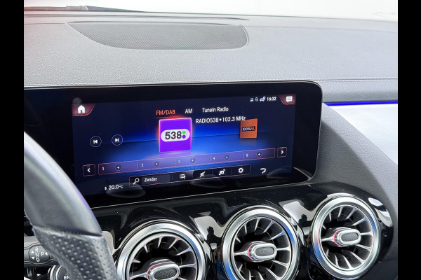 Mercedes-Benz B-Klasse 250 e Business Solution AMG Limited VAN: 30.900,- VOOR: 28.877,- UW WKVOORDEEL: 2.023-  | PANORAMA DAK | 360 CAMERA | SFEER VERLICHTING | ADAPTIEF CRUISE CONTROL | MEMORY OP STOEL | HEAD-UP DISPLAY | 12 MND BOVAG GARANTIE |