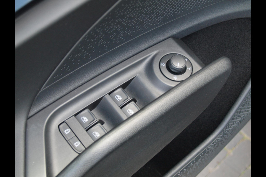 Škoda ENYAQ iV 80 | Panoramadak | Camera | Head-Up Display | Stoel Memory | ACC |