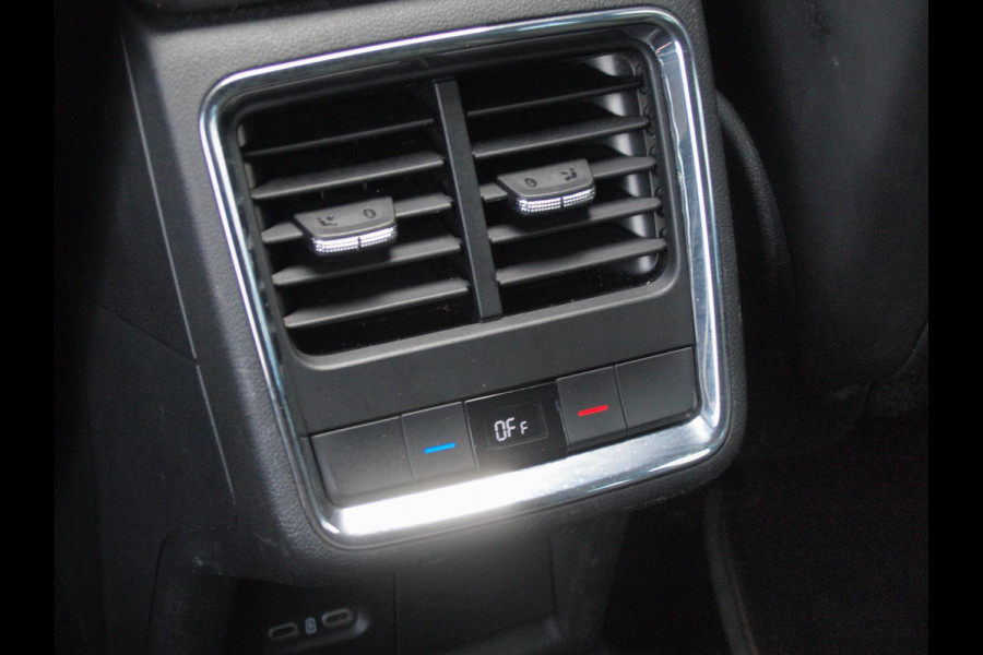 Škoda ENYAQ iV 80 | Panoramadak | Camera | Head-Up Display | Stoel Memory | ACC |
