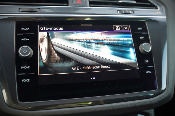 Volkswagen Tiguan 1.4 TSI eHybrid Elegance Business | Stoelverwarming | Stuurverwarming | Massage | 360 Camera | iQ Light | Ambiance Verlichting | Adaptive Cruise Control | Keyless | Apple Carplay | Navigatie | SOH 96%