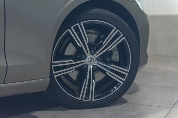 Volvo V60 T6 Aut. Inscription ACC Leder 360camera Trekhaak 340pk
