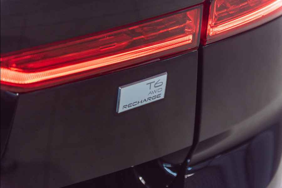 Volvo XC60 T6 Aut. Plug-in Hybrid Inscription Stoelverwarming Parkeercamera Leder 340pk