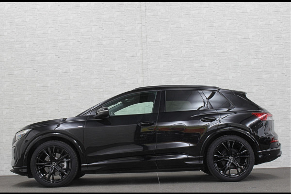 Audi Q4 e-tron 40 77 kWh S-Line #RS-Leder | Black-Edition | ACC | Sfeerverlichting | Virtual-Cockpit | Stoelverwarming | 3-Zone Clima | Virtual-Cockpit | Camera | LED | Getint Glas | Carplay | Autom. Parkeren |