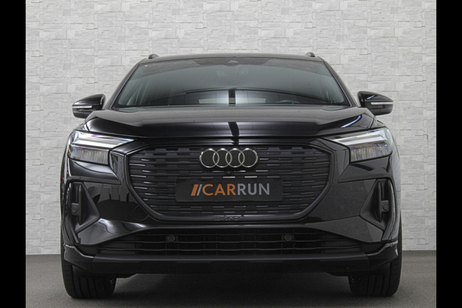 Audi Q4 e-tron 40 77 kWh S-Line #RS-Leder | Black-Edition | ACC | Sfeerverlichting | Virtual-Cockpit | Stoelverwarming | 3-Zone Clima | Virtual-Cockpit | Camera | LED | Getint Glas | Carplay | Autom. Parkeren |
