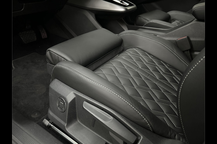 Audi Q4 e-tron 40 77 kWh S-Line #RS-Leder | Black-Edition | ACC | Sfeerverlichting | Virtual-Cockpit | Stoelverwarming | 3-Zone Clima | Virtual-Cockpit | Camera | LED | Getint Glas | Carplay | Autom. Parkeren |