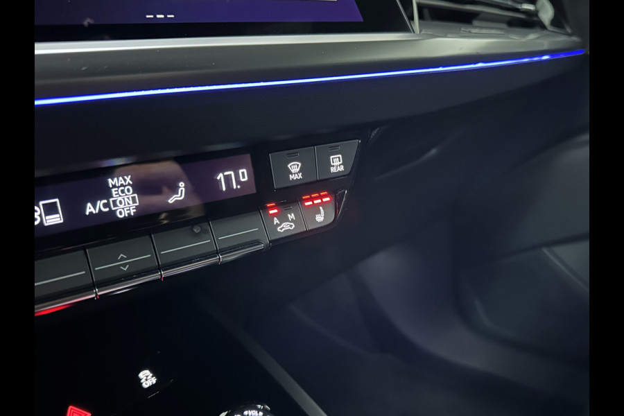 Audi Q4 e-tron 40 77 kWh S-Line #RS-Leder | Black-Edition | ACC | Sfeerverlichting | Virtual-Cockpit | Stoelverwarming | 3-Zone Clima | Virtual-Cockpit | Camera | LED | Getint Glas | Carplay | Autom. Parkeren |