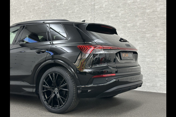 Audi Q4 e-tron 40 77 kWh S-Line #RS-Leder | Black-Edition | ACC | Sfeerverlichting | Virtual-Cockpit | Stoelverwarming | 3-Zone Clima | Virtual-Cockpit | Camera | LED | Getint Glas | Carplay | Autom. Parkeren |