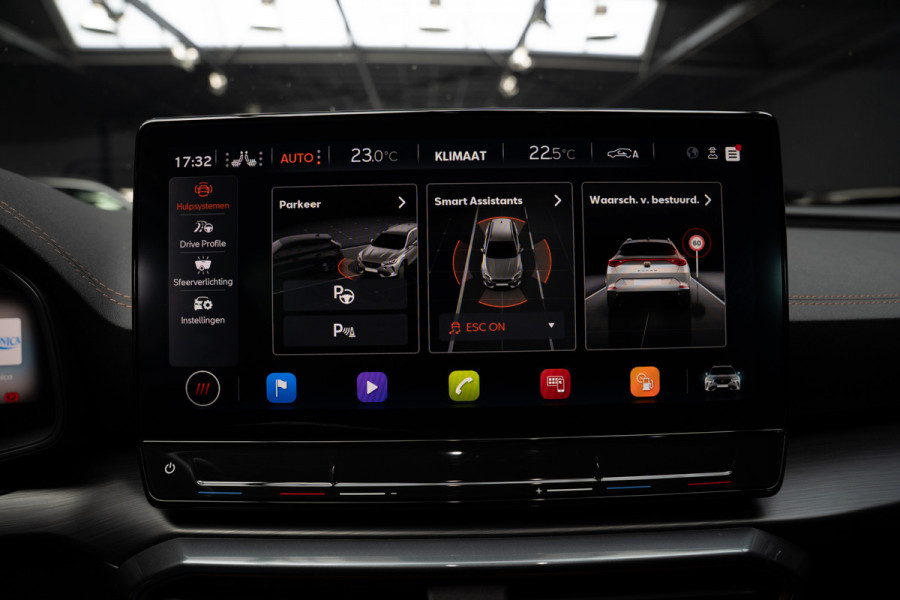 CUPRA Formentor 1.5 TSI Leer Camera ACC PDC Elektr. bedienbare achterklep Stuurverwarming Navi Climate voor & achter Stoelverwarming Virtual cockpit Keyless Entry & Go LM velgen