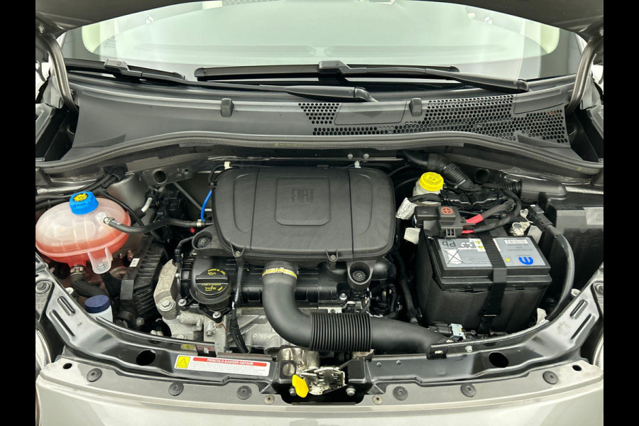 Fiat 500C 1.0 Hybrid Dolcevita Cabriolet Climate Control Sportstoelen Parkeersensoren achter Cruise Control DAB Lichtmetalen Velgen