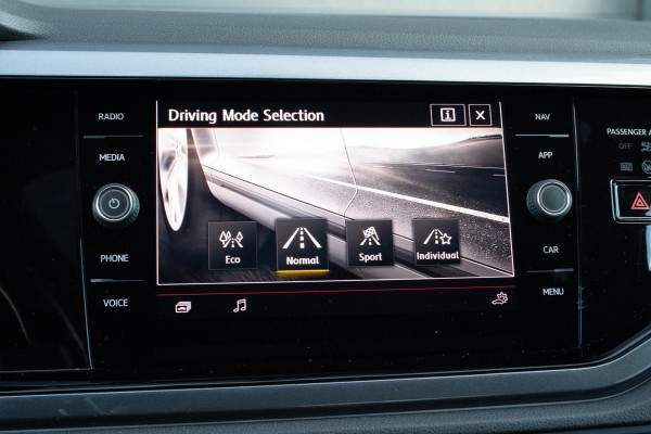 Volkswagen Polo 2.0 TSI GTI PANO Virtuele Cockpit Stoelverwarming Parkeerhulp