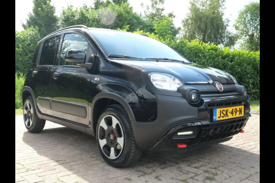 Fiat Panda 1.0 Hybrid RED Cross 69 PK | CarPlay | DAB | LED Verlichting | Lichtmetalen Velgen | Elektrisch Afstelbare Spiegels