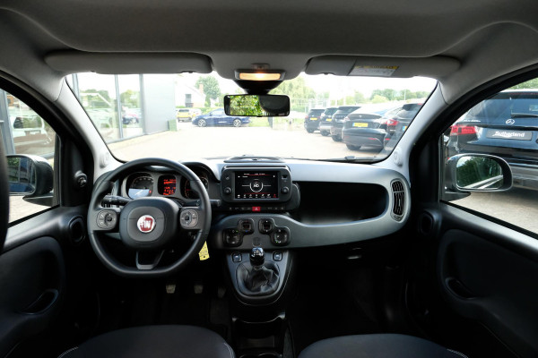 Fiat Panda 1.0 Hybrid RED Cross 69 PK | CarPlay | DAB | LED Verlichting | Lichtmetalen Velgen | Elektrisch Afstelbare Spiegels