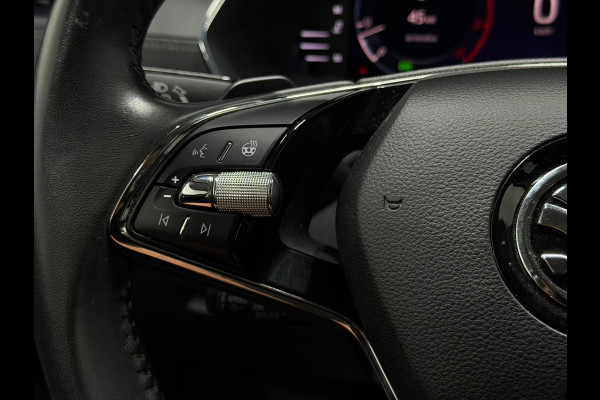 Škoda Octavia Combi 1.5 e-TSI Business KeylessGo Carplay LED Sfeerverlichting