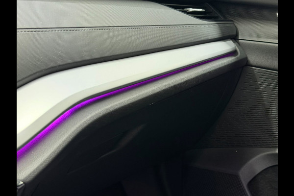 Škoda Octavia Combi 1.5 e-TSI Business KeylessGo Carplay LED Sfeerverlichting