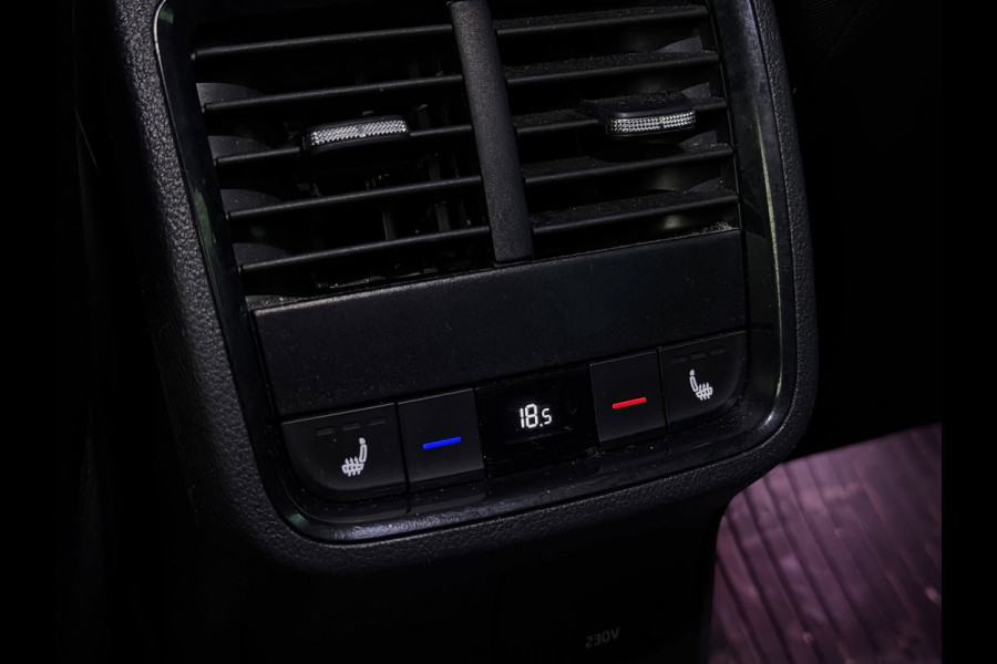 Škoda Octavia Combi 1.5 e-TSI Business KeylessGo Carplay LED Sfeerverlichting
