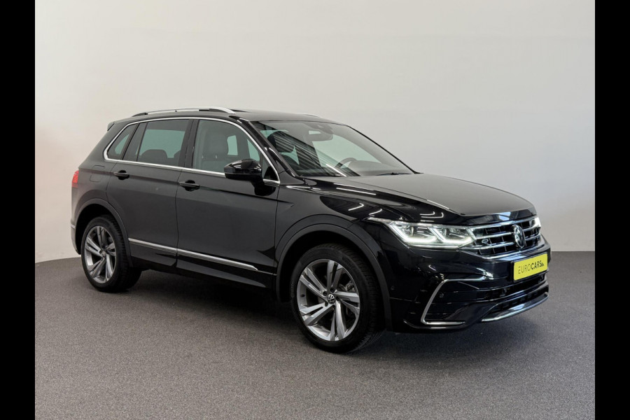 Volkswagen Tiguan 1.4 TSI eHybrid R-Line Business+ Automaat Trekhaak Panoramadak Navigatie IQ Light Stoel en Stuurverwarming Draadloze telefoonlader Digital Cockpit Climate Control Parkeersensoren 19 Inch