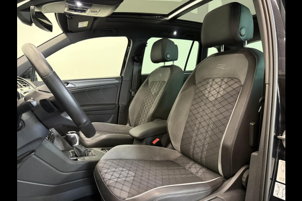 Volkswagen Tiguan 1.4 TSI eHybrid R-Line Business+ Automaat Trekhaak Panoramadak Navigatie IQ Light Stoel en Stuurverwarming Draadloze telefoonlader Digital Cockpit Climate Control Parkeersensoren 19 Inch