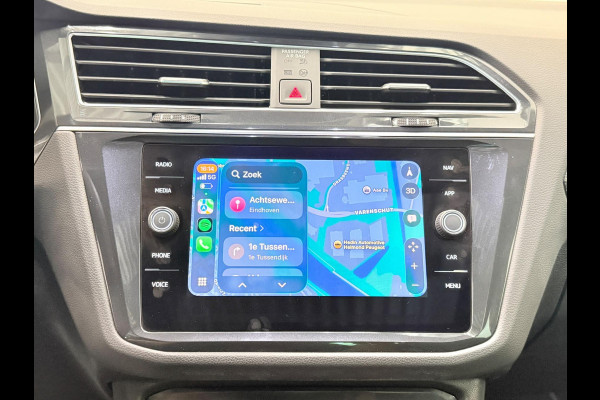 Volkswagen Tiguan 1.4 TSI eHybrid R-Line Business+ Automaat Trekhaak Panoramadak Navigatie IQ Light Stoel en Stuurverwarming Draadloze telefoonlader Digital Cockpit Climate Control Parkeersensoren 19 Inch