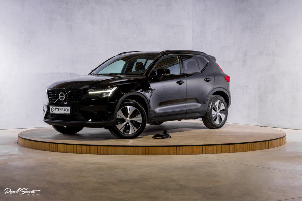 Volvo XC40 1.5 T4 Plug-in hybrid Plus Dark | Zwenkbare trekhaak | Adaptieve cruise | Memory | Haman Kardon | Blis |