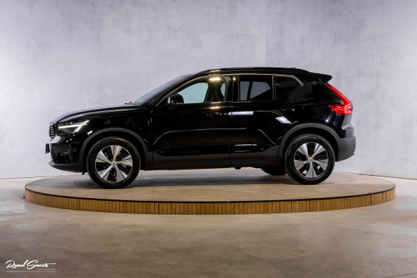Volvo XC40 1.5 T4 Plug-in hybrid Plus Dark | Zwenkbare trekhaak | Adaptieve cruise | Memory | Haman Kardon | Blis |