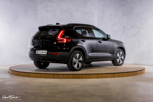 Volvo XC40 1.5 T4 Plug-in hybrid Plus Dark | Zwenkbare trekhaak | Adaptieve cruise | Memory | Haman Kardon | Blis |
