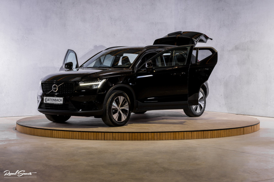 Volvo XC40 1.5 T4 Plug-in hybrid Plus Dark | Zwenkbare trekhaak | Adaptieve cruise | Memory | Haman Kardon | Blis |