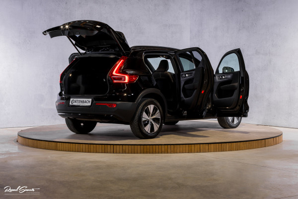 Volvo XC40 1.5 T4 Plug-in hybrid Plus Dark | Zwenkbare trekhaak | Adaptieve cruise | Memory | Haman Kardon | Blis |