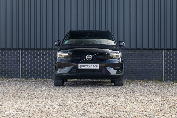 Volvo XC40 1.5 T4 Plug-in hybrid Plus Dark | Zwenkbare trekhaak | Adaptieve cruise | Memory | Haman Kardon | Blis |