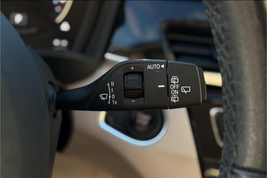 BMW X1 xDrive25e | Leder | Camera | Head-Up | Groot Navi | LED | Elektrische Klep