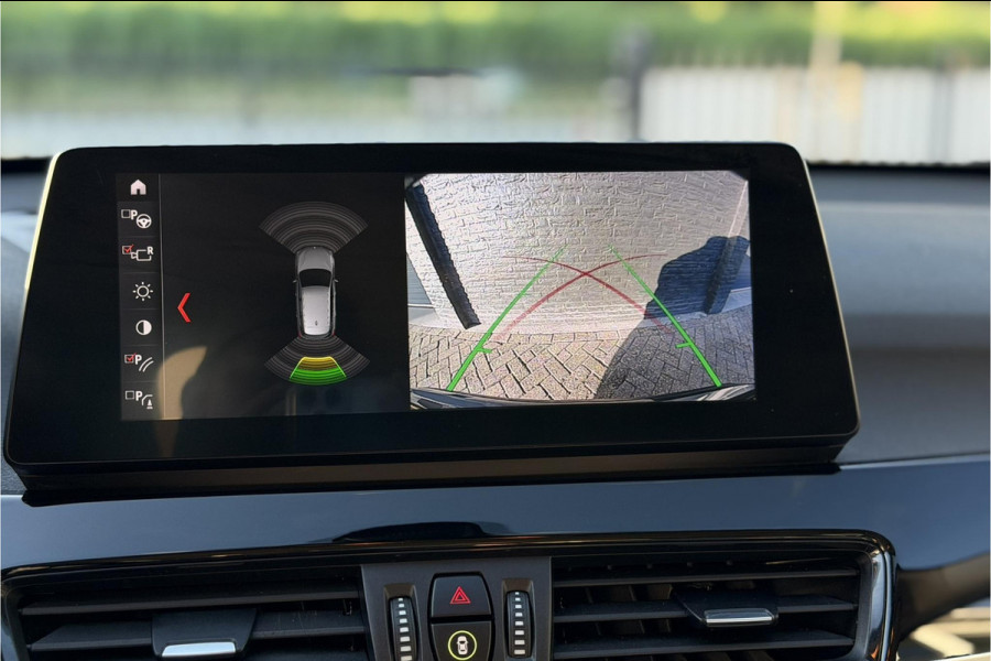 BMW X1 xDrive25e | Leder | Camera | Head-Up | Groot Navi | LED | Elektrische Klep