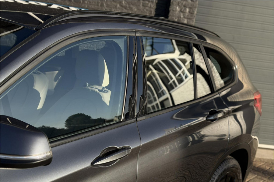 BMW X1 xDrive25e | Leder | Camera | Head-Up | Groot Navi | LED | Elektrische Klep