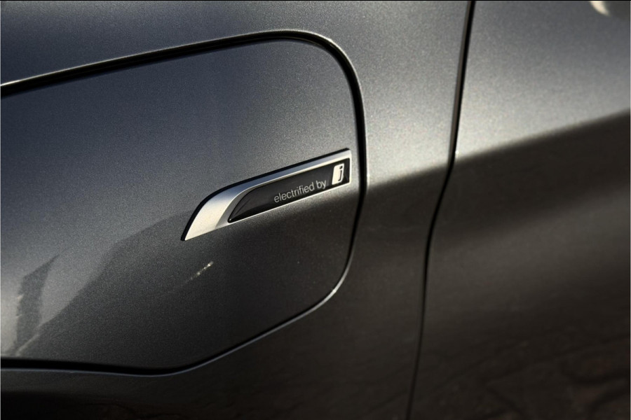 BMW X1 xDrive25e | Leder | Camera | Head-Up | Groot Navi | LED | Elektrische Klep