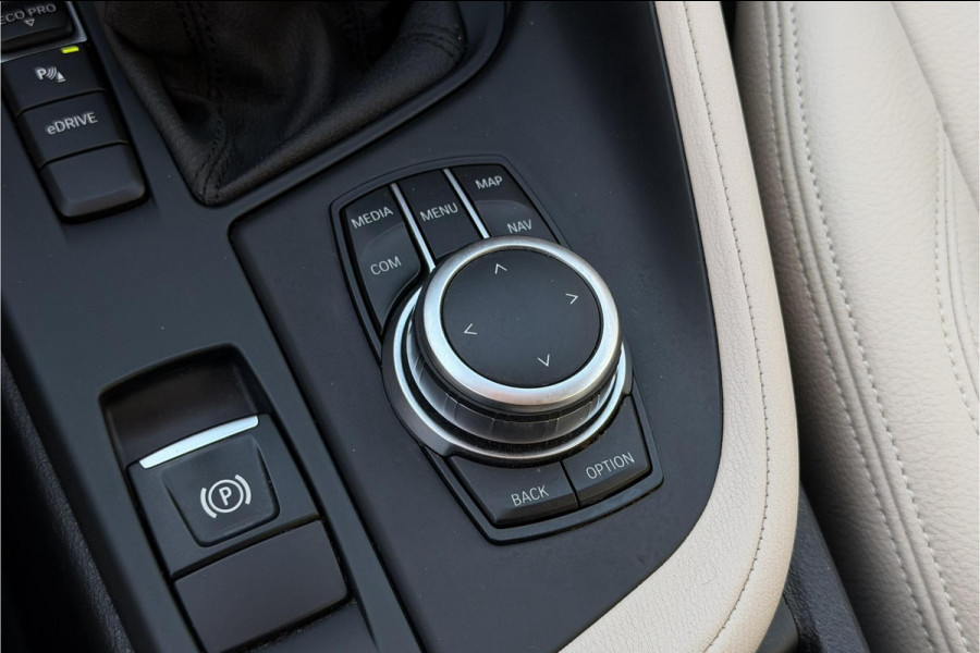 BMW X1 xDrive25e | Leder | Camera | Head-Up | Groot Navi | LED | Elektrische Klep
