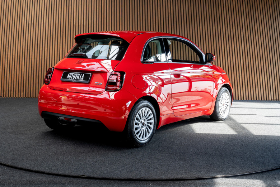 Fiat 500 24 kWh 3- Fase SOH: 93,8% Navi Airco LED Cruise C. Carplay Stoelverwarming LM velgen BTW auto