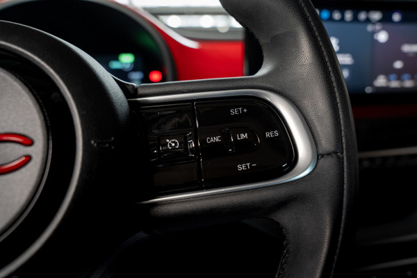 Fiat 500 24 kWh 3- Fase SOH: 93,8% Navi Airco LED Cruise C. Carplay Stoelverwarming LM velgen BTW auto