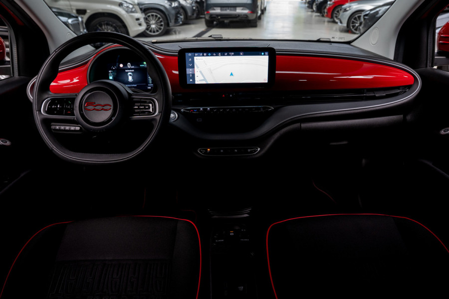 Fiat 500 24 kWh 3- Fase SOH: 93,8% Navi Airco LED Cruise C. Carplay Stoelverwarming LM velgen BTW auto