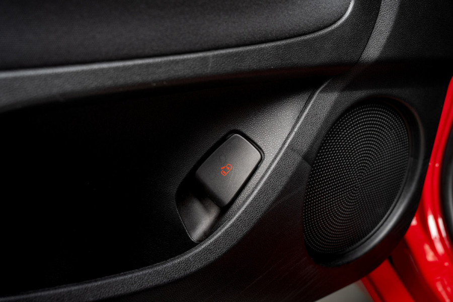 Fiat 500 24 kWh 3- Fase SOH: 93,8% Navi Airco LED Cruise C. Carplay Stoelverwarming LM velgen BTW auto