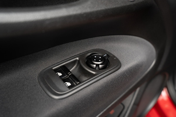 Fiat 500 24 kWh 3- Fase SOH: 93,8% Navi Airco LED Cruise C. Carplay Stoelverwarming LM velgen BTW auto