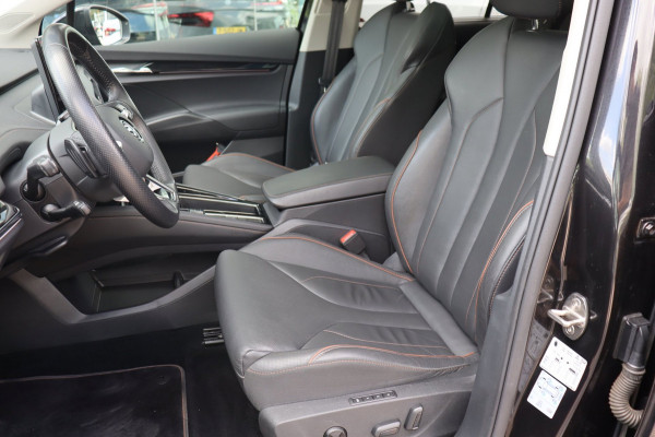 Škoda ENYAQ iV 60 Sportline schuifdak el.trekhaak camera's leer+mem+vw org.NL 93,53% travel assist