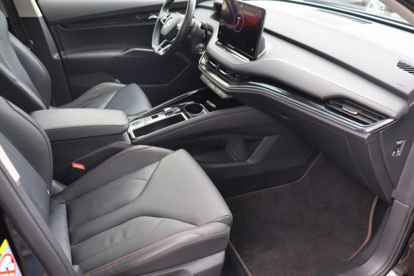 Škoda ENYAQ iV 60 Sportline schuifdak el.trekhaak camera's leer+mem+vw org.NL 93,53% travel assist