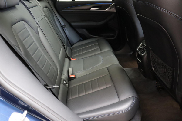 BMW iX3 High Executive M Sport Pakket 80 kWh / Live Cockpit Professional / Active Protection / Driving Assistant Professional / Panoramadak / Trekhaak / Leder / Adaptieve LED-koplamp / Shadow Line / Adaptief Onderstel /  Stuurwielverwarming / Head-Up Display / DAB / Harman Kardon