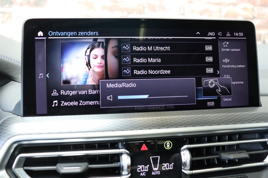 BMW iX3 High Executive M Sport Pakket 80 kWh / Live Cockpit Professional / Active Protection / Driving Assistant Professional / Panoramadak / Trekhaak / Leder / Adaptieve LED-koplamp / Shadow Line / Adaptief Onderstel /  Stuurwielverwarming / Head-Up Display / DAB / Harman Kardon