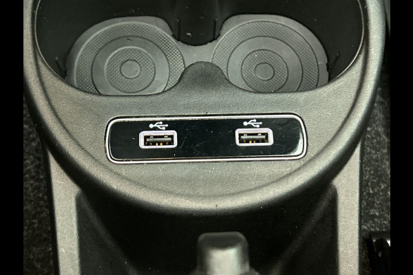 Fiat 500C 1.0 Hybrid Dolcevita Cabriolet Climate Control Sportstoelen Parkeersensoren achter Cruise Control DAB Lichtmetalen Velgen