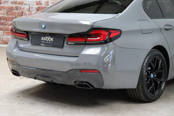 BMW 5 Serie Sedan 530e High Executive M Sport Pakket Automaat / Live Cockpit Professional / Trekhaak / Laserlight / Comfortstoelen / Driving Assistant Professional / 19 Inch / Harman Kardon / Stoelverwarming / DAB / Parkeerhulp Plus / Stoelverwarming / Extra Getint Glas