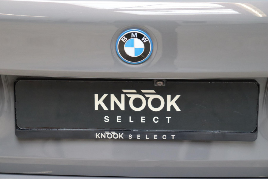BMW 5 Serie Sedan 530e High Executive M Sport Pakket Automaat / Live Cockpit Professional / Trekhaak / Laserlight / Comfortstoelen / Driving Assistant Professional / 19 Inch / Harman Kardon / Stoelverwarming / DAB / Parkeerhulp Plus / Stoelverwarming / Extra Getint Glas